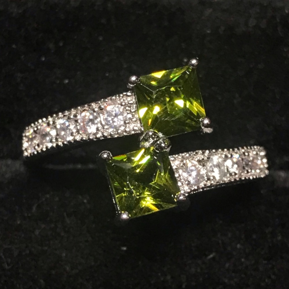 Size 7, “Peridot” Ring